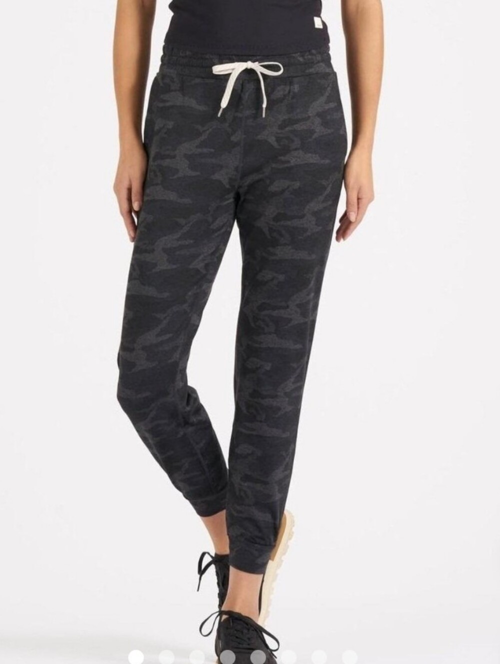 Vuori Camo Joggers Medium